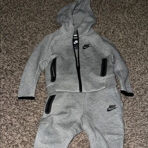 Nike Tech Fleece Hooded Set